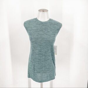Old Navy Breath sleeveless workout T-shirt